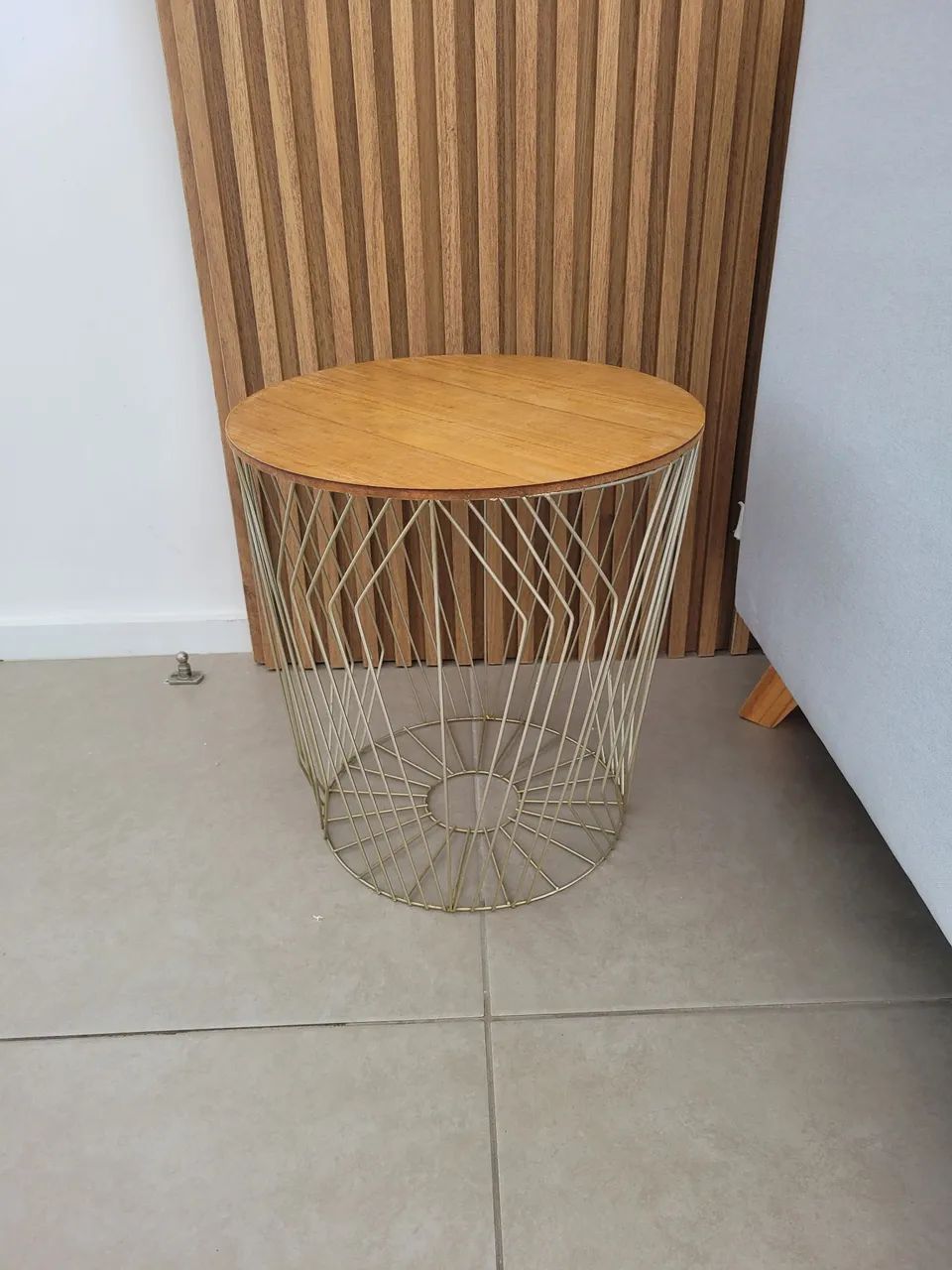 CONJUNTO com 2 Mesas Laterais Aramadas Douradas - Decorar't - Foto 4