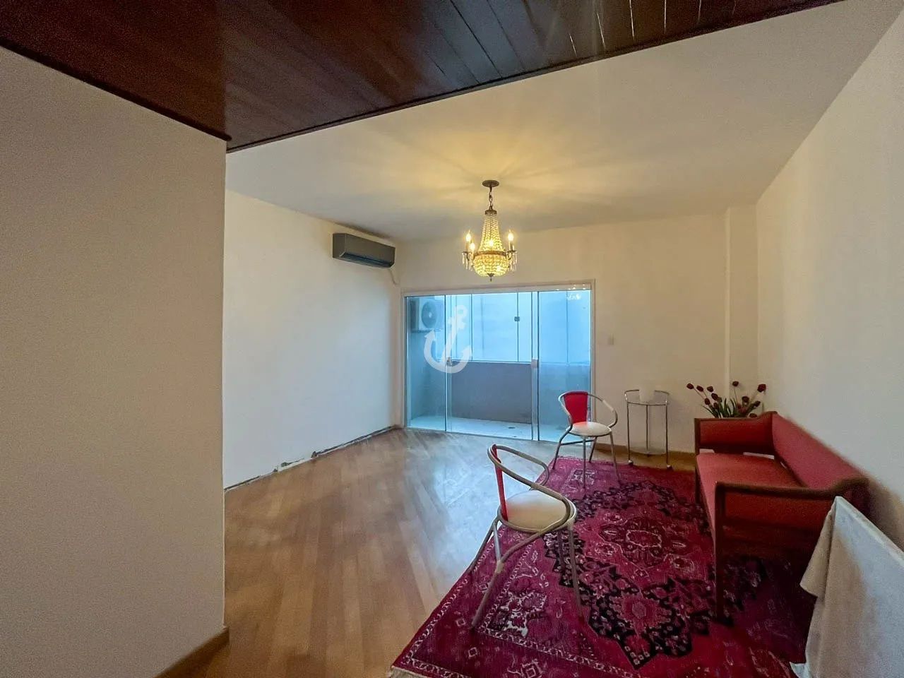 Apartamento reformado Centro de Florianópolis