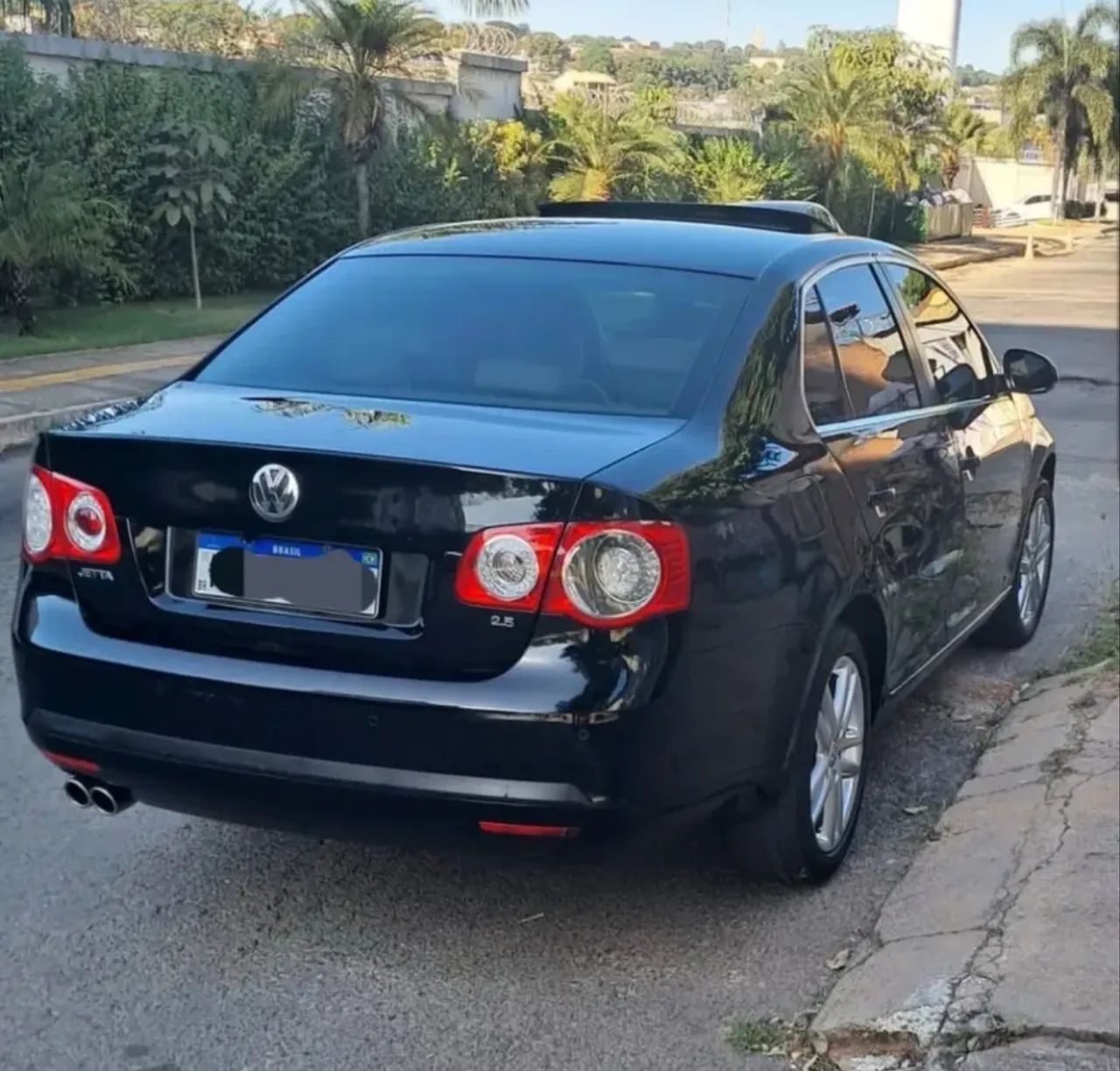Volkswagen Jetta 2.5 4p.  59.700,00 - Foto 3