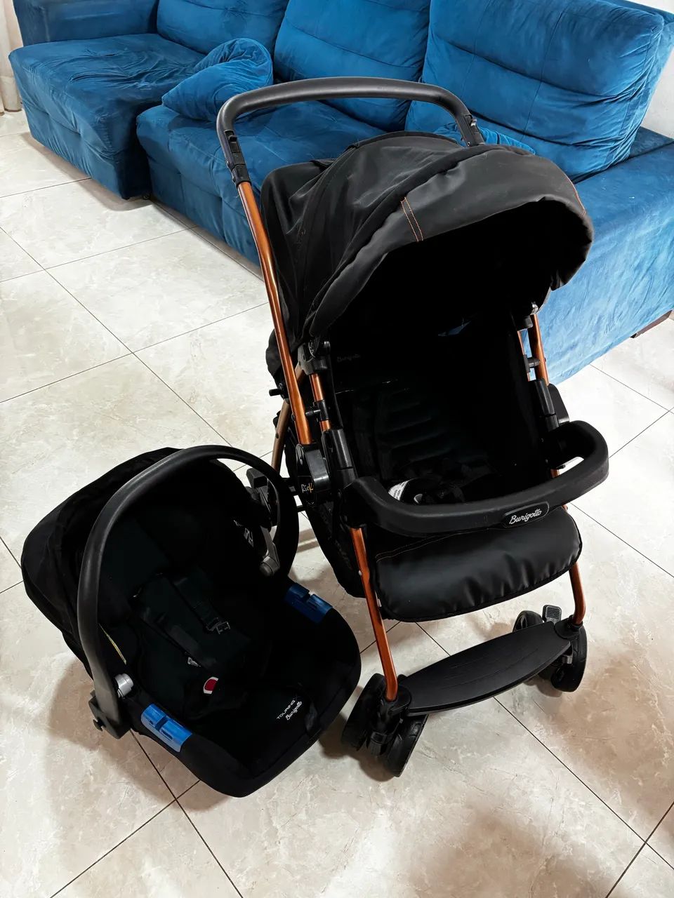 Conjunto de carrinho de bebê + bebê conforto Burigotto