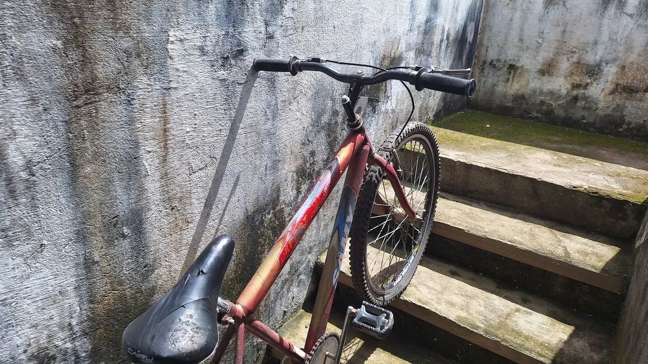 bicicleta aro 26 vermelha  - Foto 4