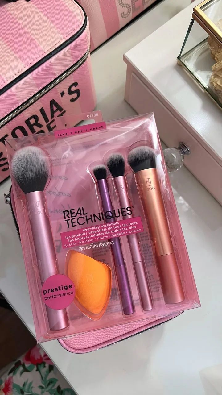 Pincéis de Maquiagem - Real Techniques - Foto 2