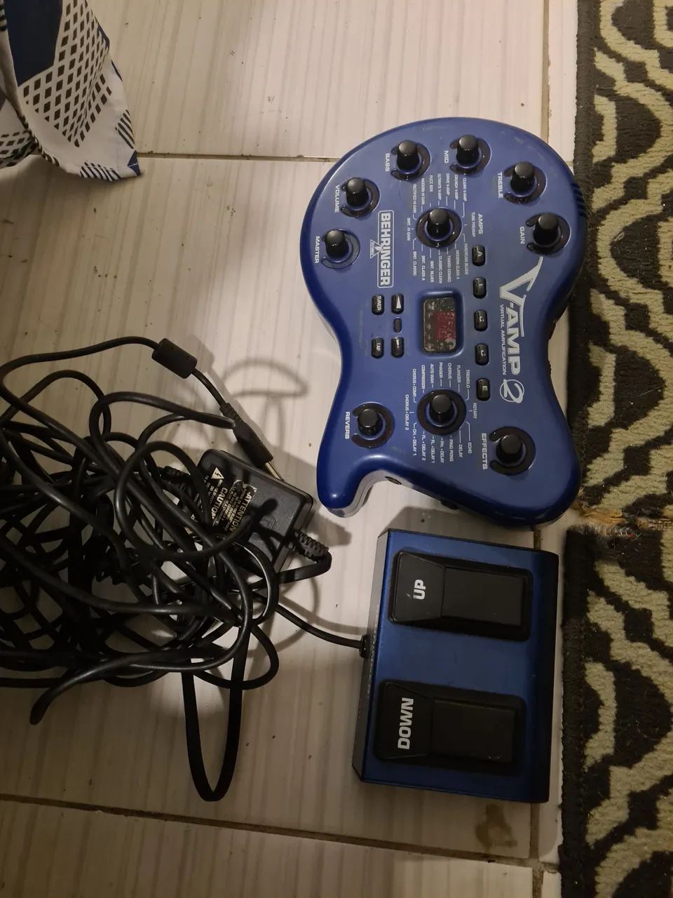 Behringer V-AMP 2  