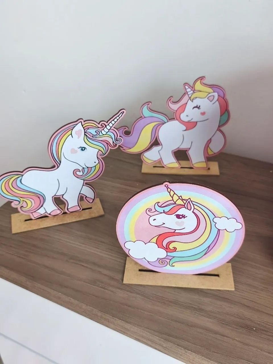 Trio de display do unicórnio em MDF 