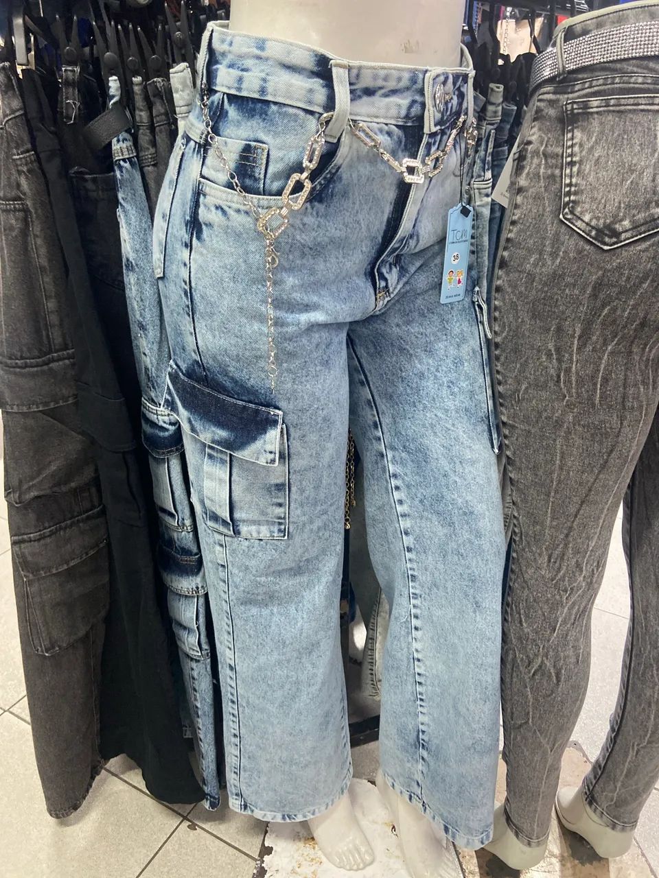 Calça cargo marmorizada 