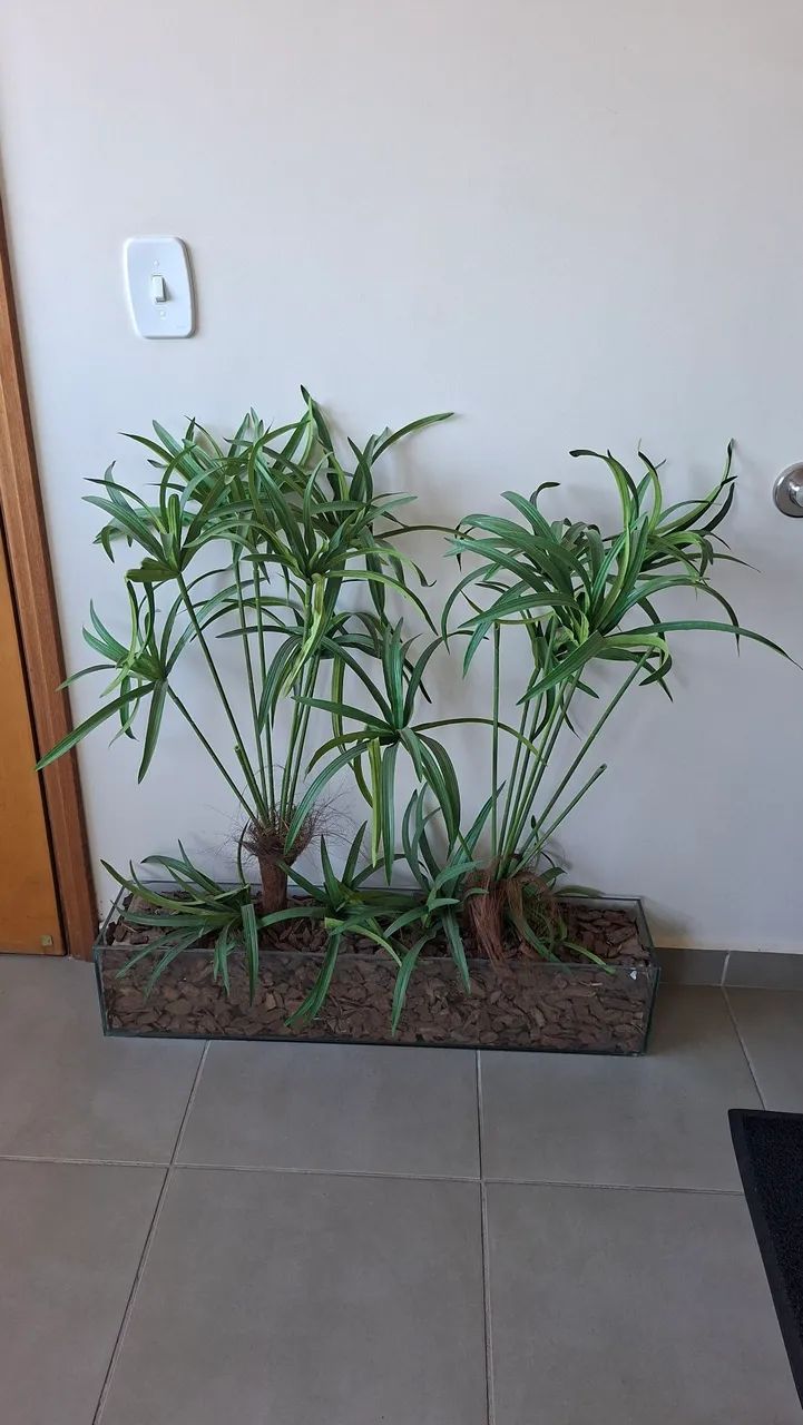 Vaso cachepot vidro retangular decorado com casca de pinus e arranjos  - Foto 2