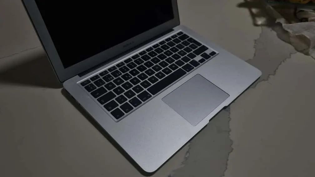 MacBook Air Core i5 | 8GB RAM | Ótimo para estudos e trabalho - Foto 4