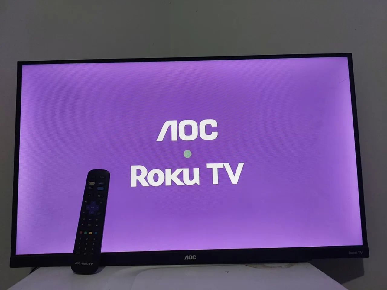 TV 32 polegadas AOC (com Roku TV)