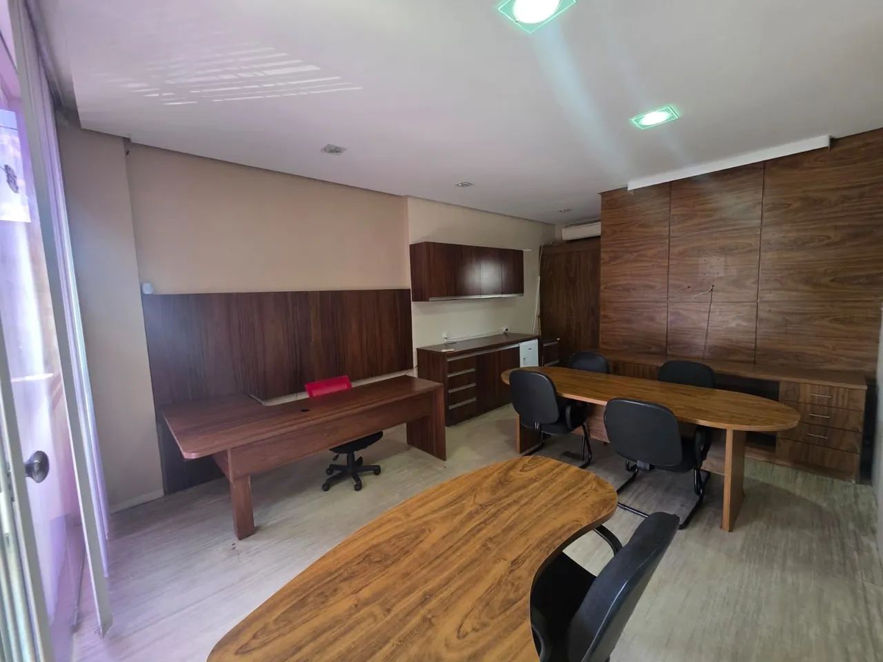 Sala para locação em galeria ,com banheiro e copa - Foto 4