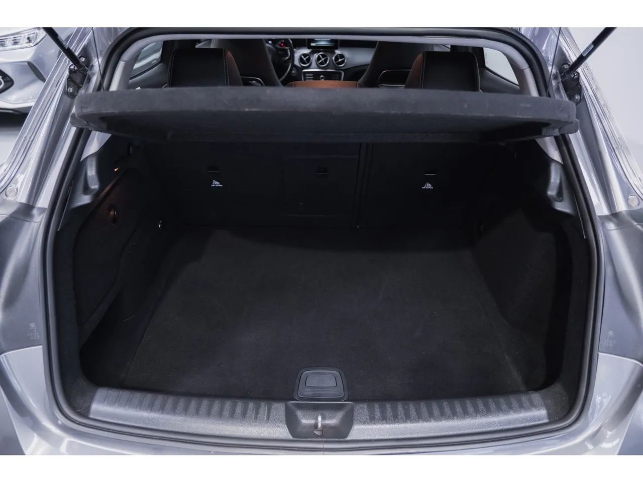 Mercedes-Benz GLA 200 Adv. 1.6/1.6 TB 16V Flex Aut., foto 13 de 14