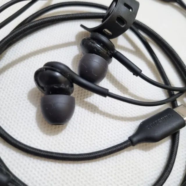 Fone AKG Original (Usb-c) - Veio junto com o celular S21 Plus - Foto 2
