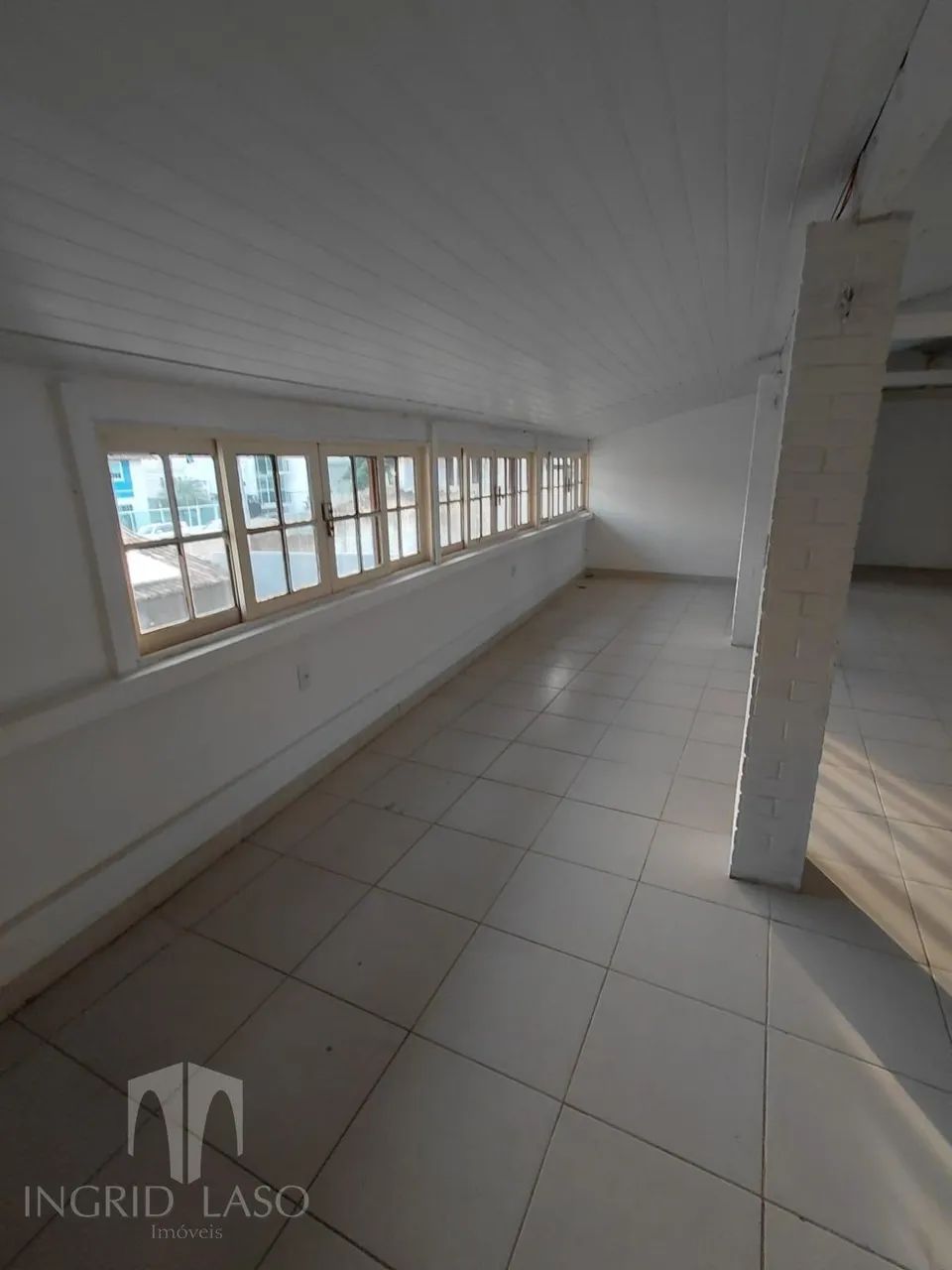 Ponto Comercial nos Cavaleiros | 6 Vagas e 360m² - Foto 3