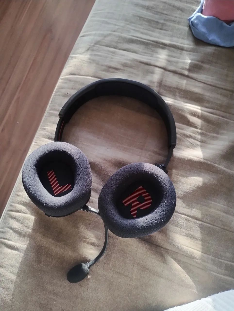 Headset Gamer JBL Quantum 360 Bluetooth e microfone  - Foto 2