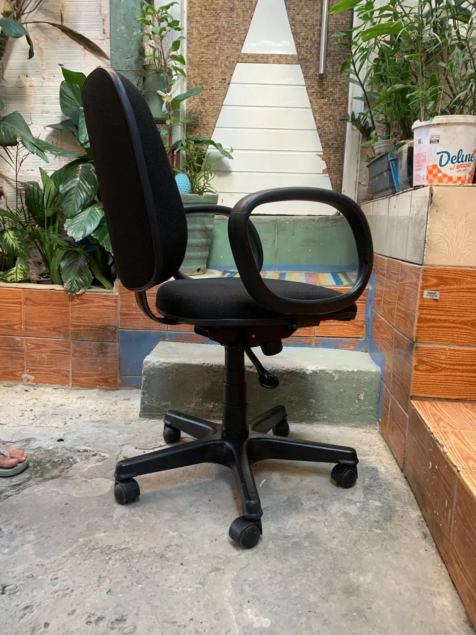 Cadeira Diretor para Escritório Semi Nova - Foto 3