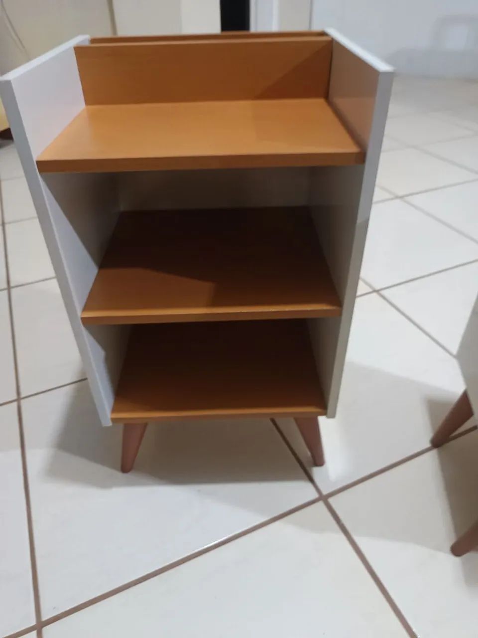 Mesa de cabeceira unitário 