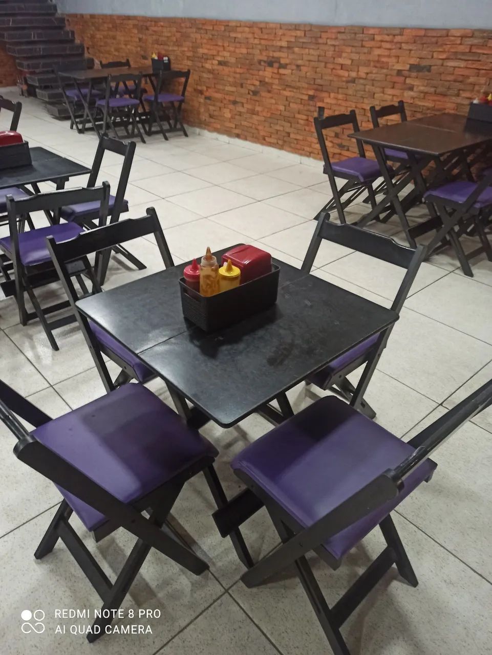 Vende se 15 conjunto de mesa e cadeiras em perfeito estado ,cadeiras acolchoadas confortav - Foto 2