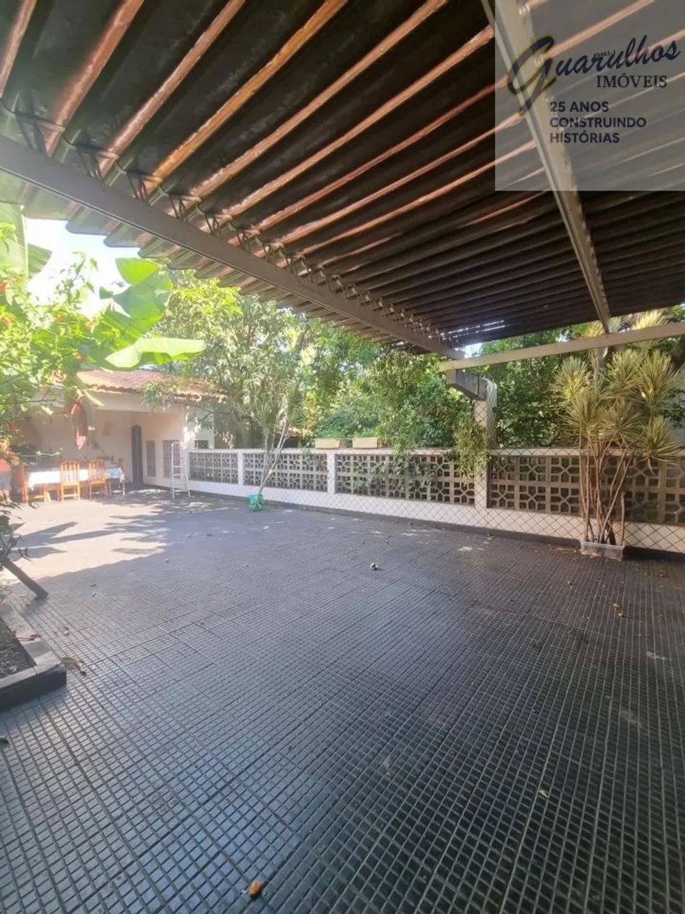 Linda casa terrea com muita area verde - Foto 5