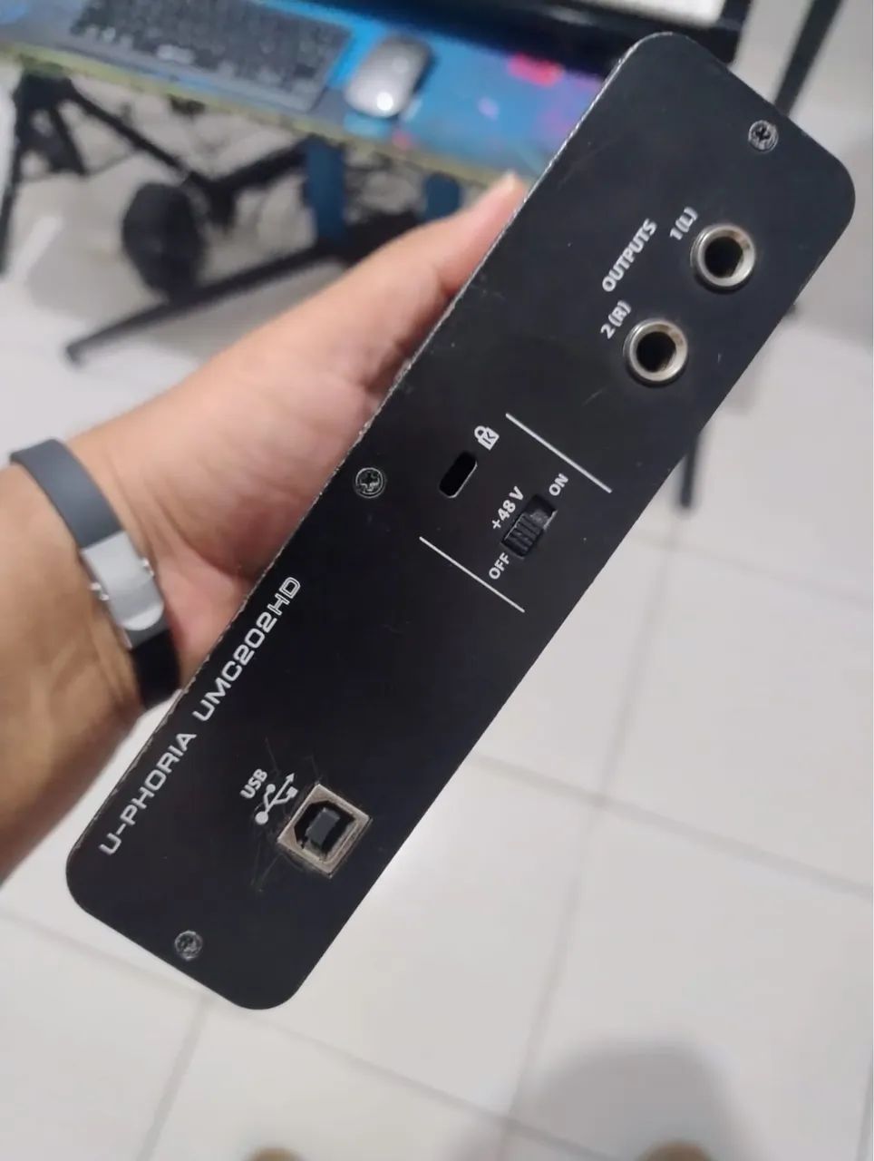 Selling audio interface454807352676853761