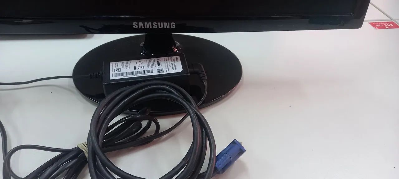 Monitor LED Samsung SyncMaster SA300 18.5" - Excelente Estado (Com Cabos) - Foto 3