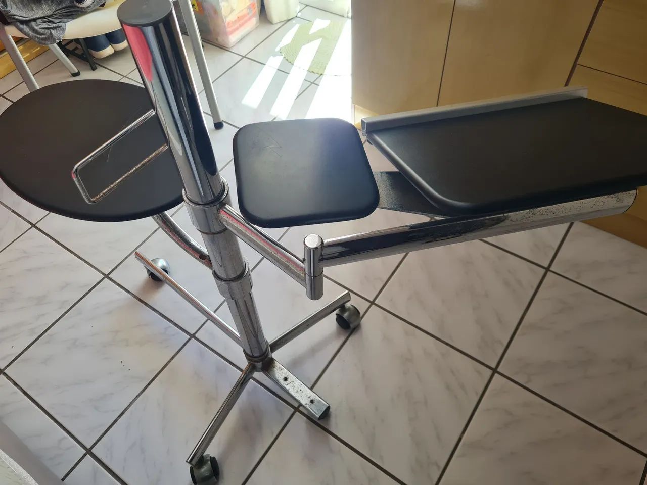 Mesinha com roda para cama - Foto 2