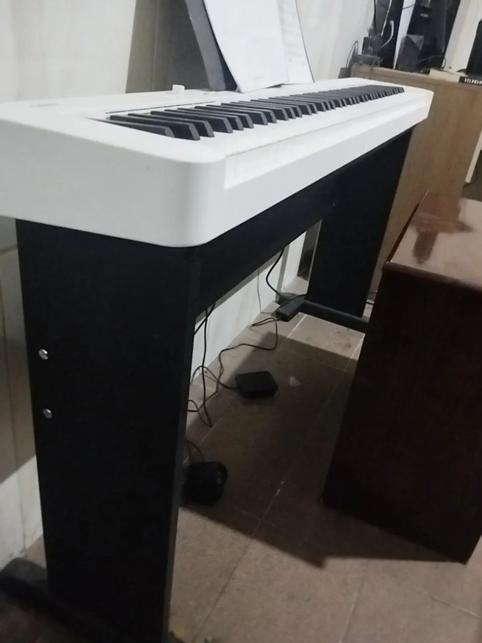 Piano Digital Casio CDP 110 com suporte