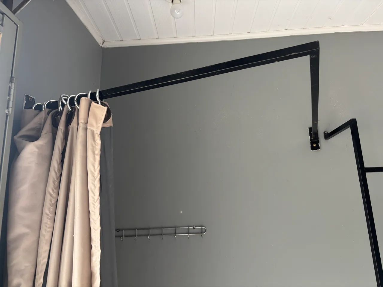 Arara / Cabideiro para roupas  - Foto 3