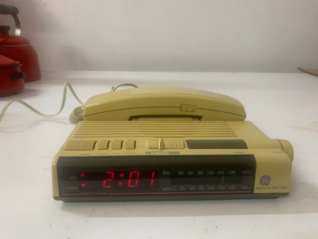 Telefone Rádio Relógio Despertador Vintage da marca GE (General Electric) - Foto 4