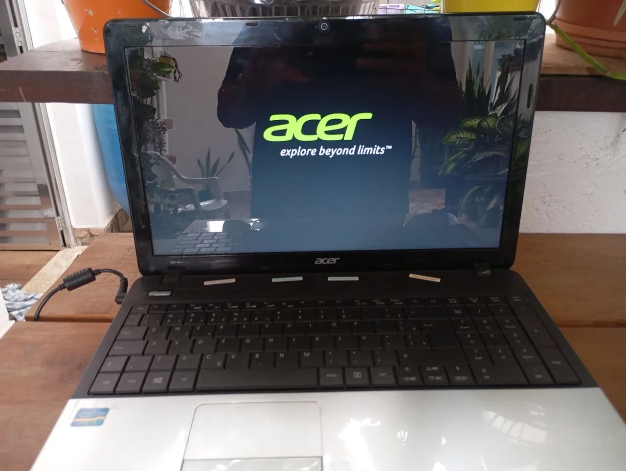 Notebook i3 aparelho mais antigo com HD de 500GB