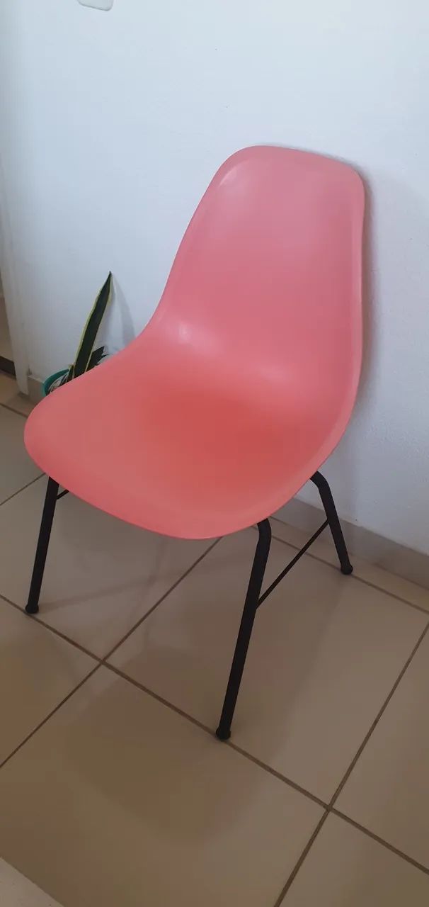 Cadeira Rosa/ Rosê Eames escritório