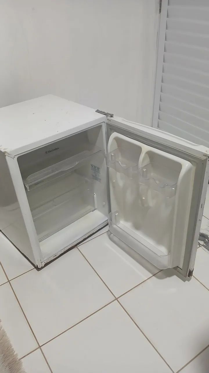 Frigobar eletrolux 