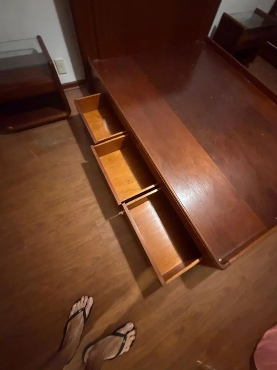 Cama, mesinhas e guarda roupa - Foto 5