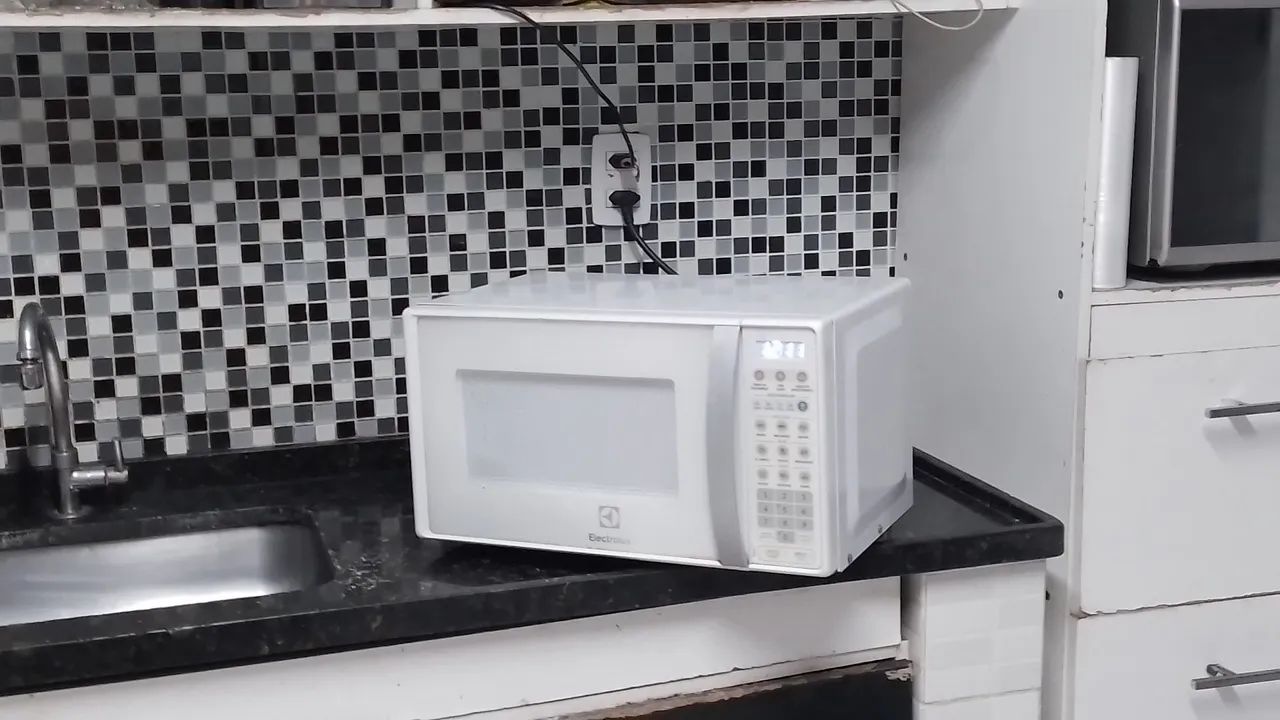 Micro-ondas Eletrolux 20litros 110volts  - Foto 2