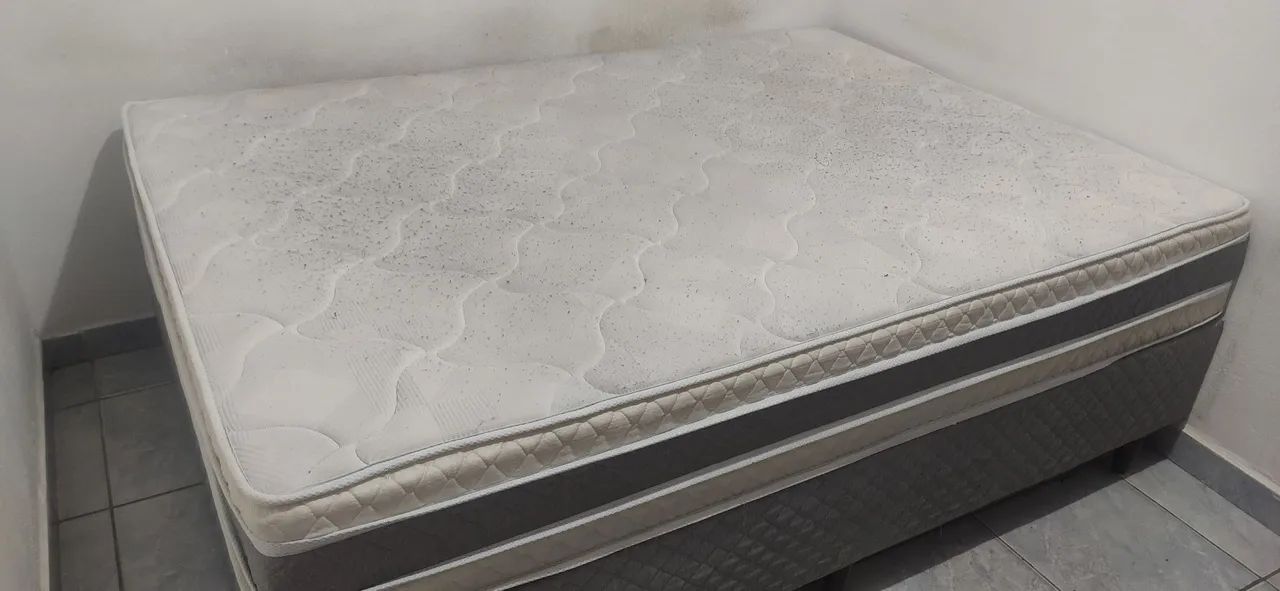 Cama box e colchão de casal