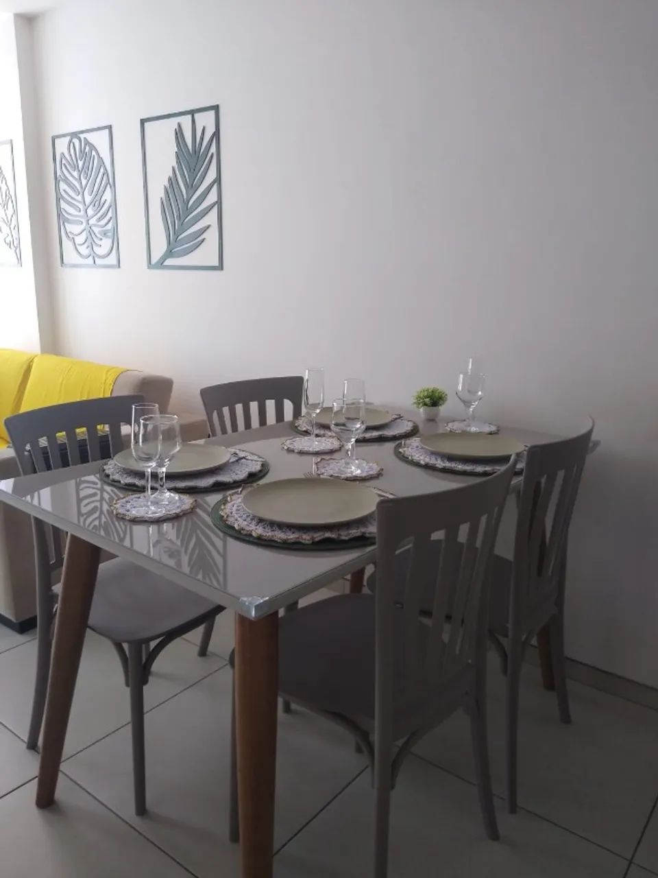 Mesa de jantar c/tampo de vidro off white - 1,30m x 80 cm - Foto 3