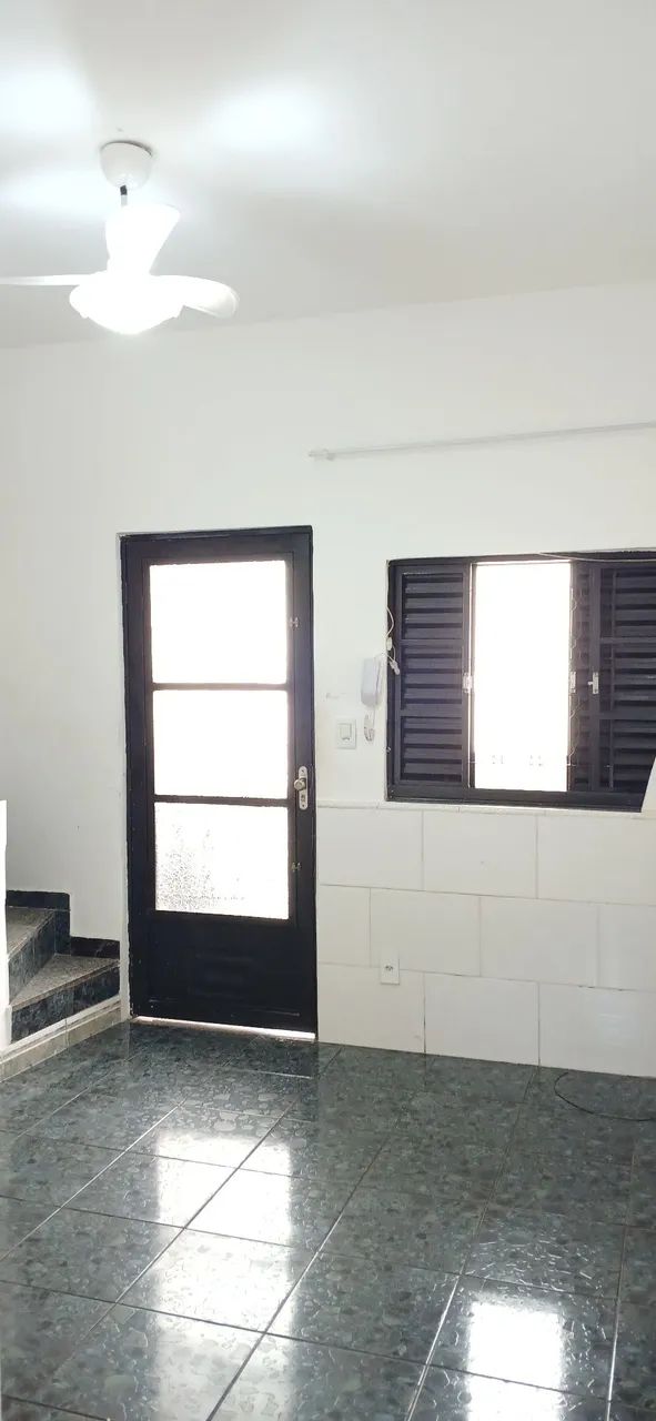 Casa de Vila com dois quartos com terraço  no  Cachambi