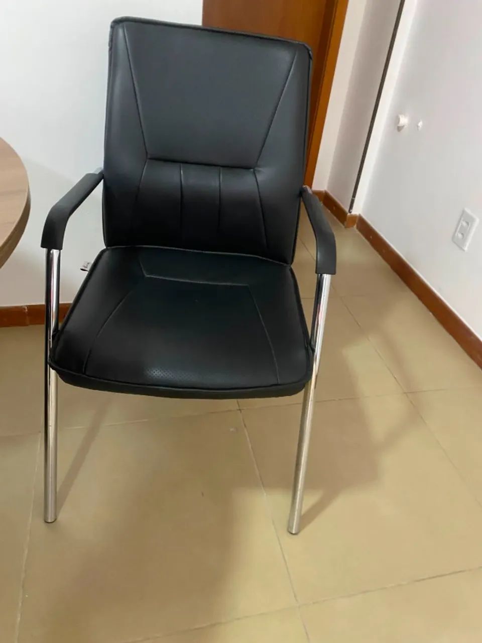 Mesa e cadeiras escritório  - Foto 3