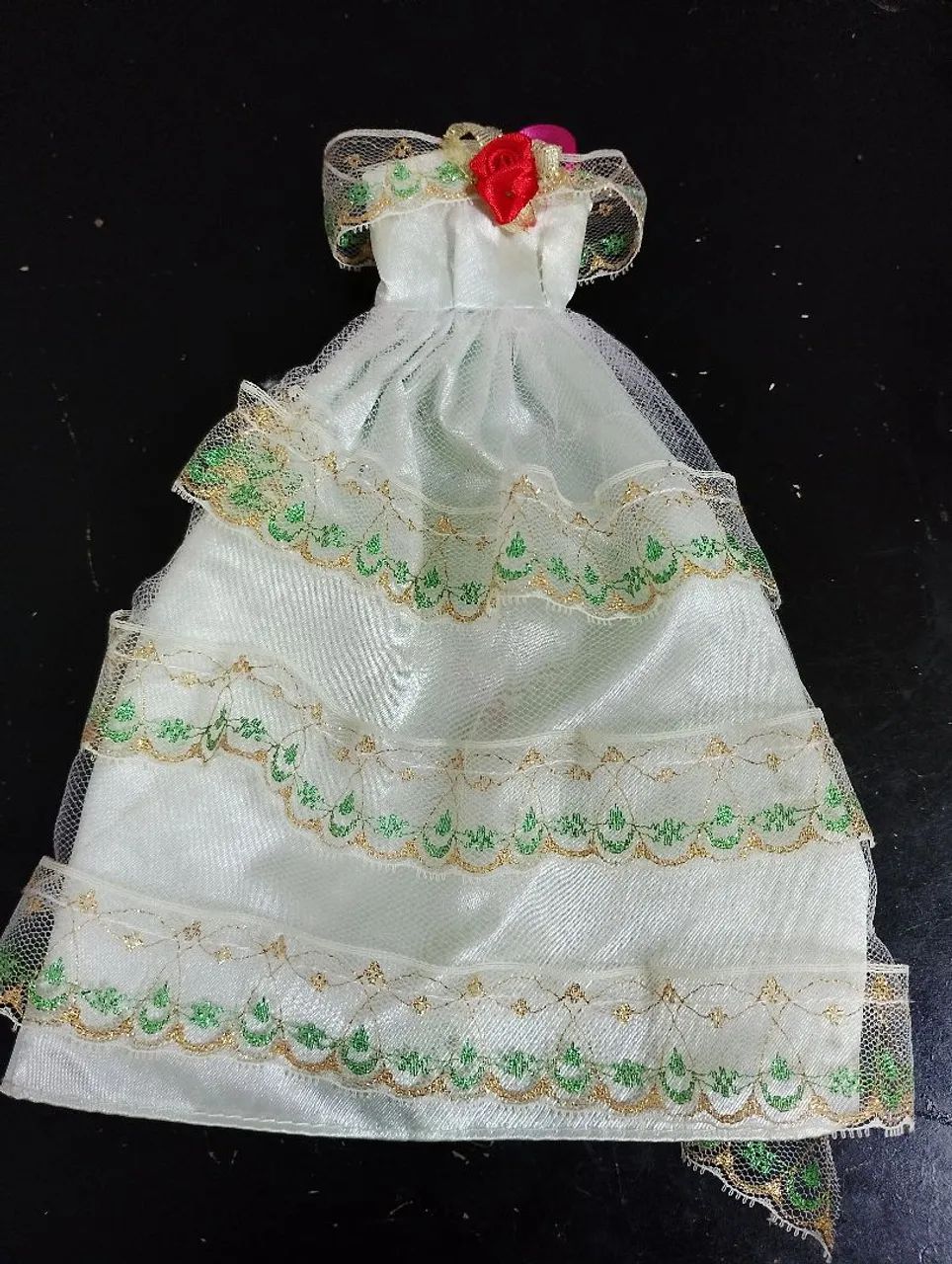 Lote roupas diversas bonecas  - Foto 3