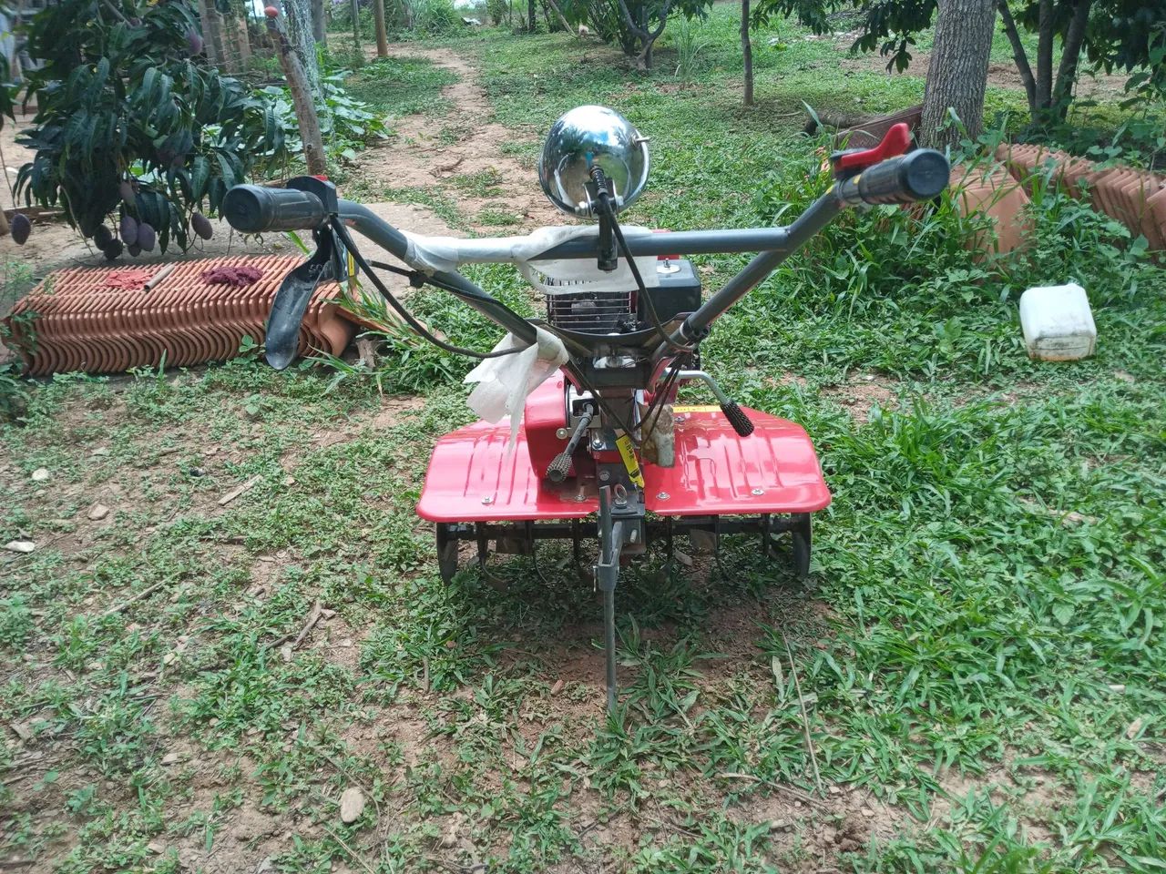 Vende-se Tratorito Marca branco 
