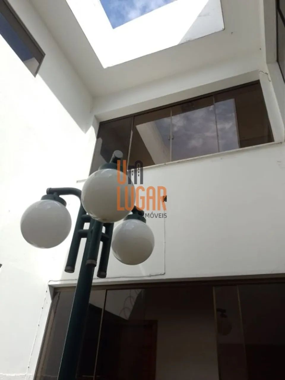 Belíssima Casa de 2 Pavimentos com 8 Quartos para Venda e Aluguel ao Lado da Praça Brasil, - Foto 10