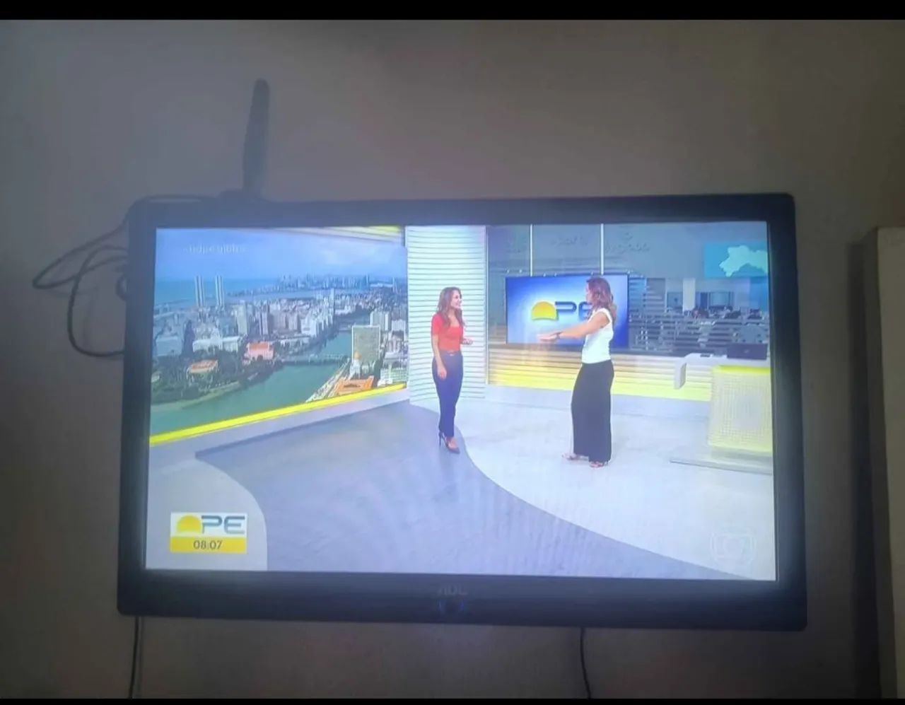TV AOC 32