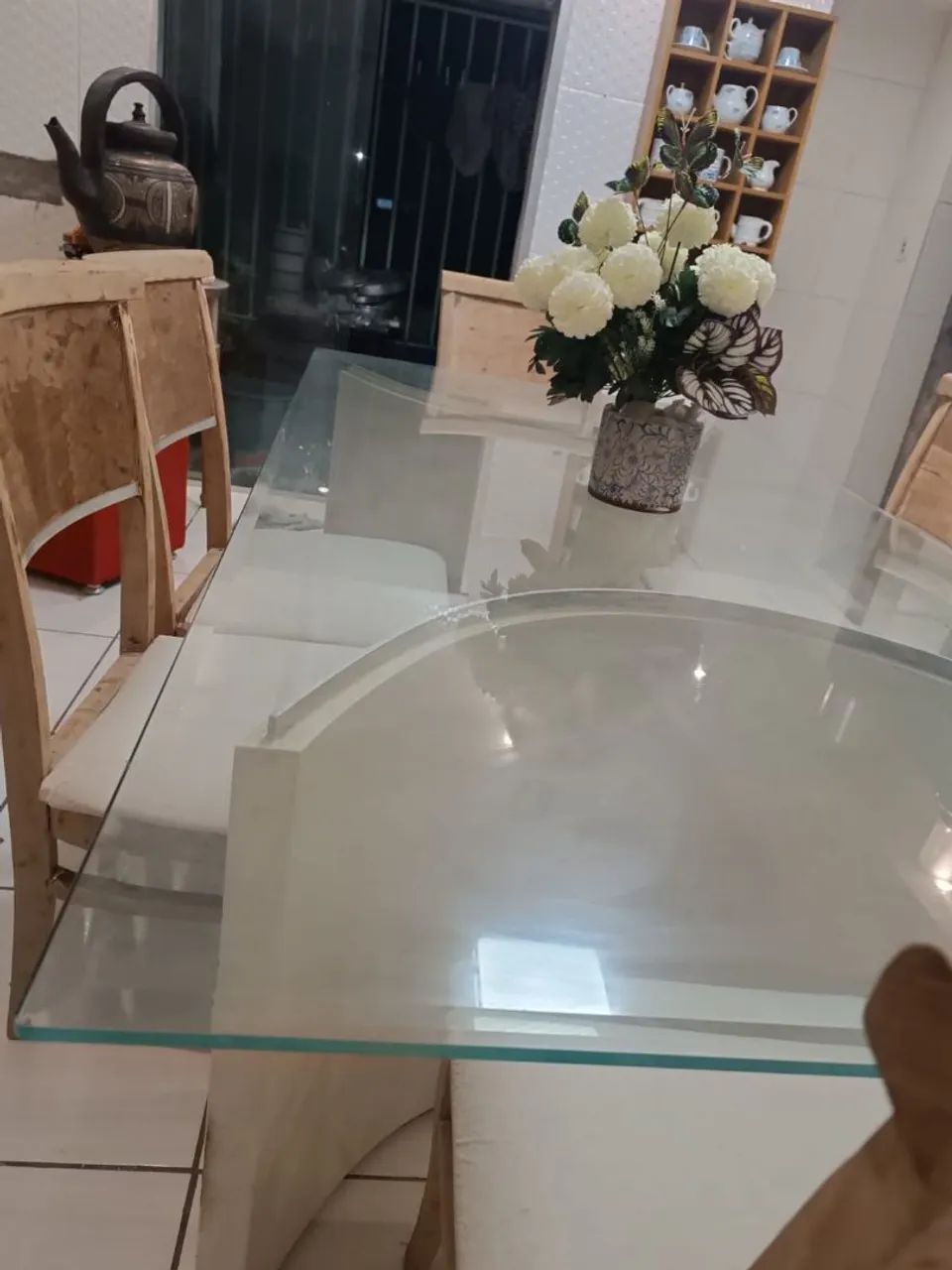 Mesa de vidro com seis cadeiras - Foto 3