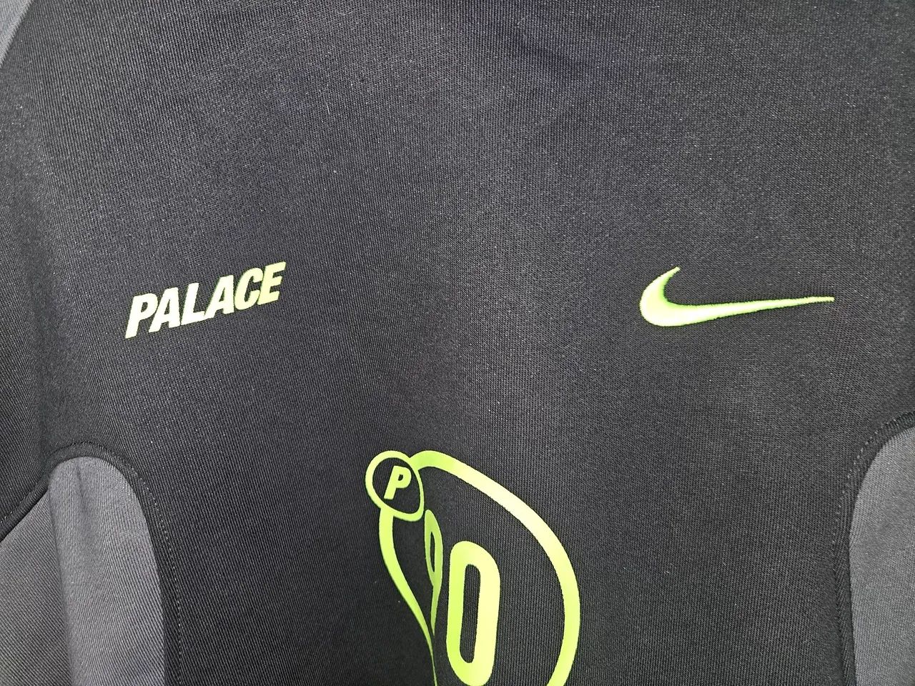 MOLETOM NIKE X PALACE - Foto 3