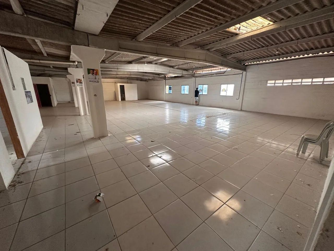 ALUGO PARTE SUPERIOR DE PREDIO LOCALIZADO PRÓXIMO A BR 101 - Foto 4