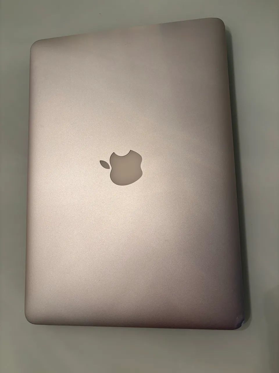MacBook Air 13 i5 8GB, c/defeito
