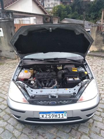 Ford Focus Sedan GLX - Foto 8