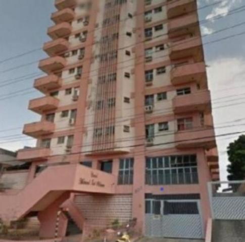 Aluga-se apto semi mobiliado no centro, 2 quartos