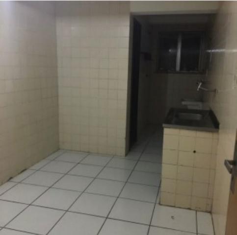 Aluga-se apto semi mobiliado no centro, 2 quartos - Foto 14
