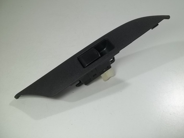 Botão Do Vidro Elétrico Diant. Direito Nissan March 2018 - Foto 2