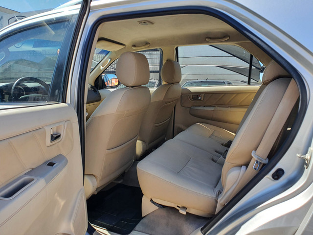 Toyota-Hilux SW4 - Foto 8
