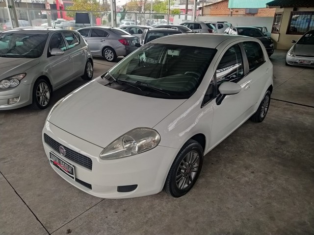 FIAT PUNTO 1.4 ATTRACTIVE MANUAL 4P